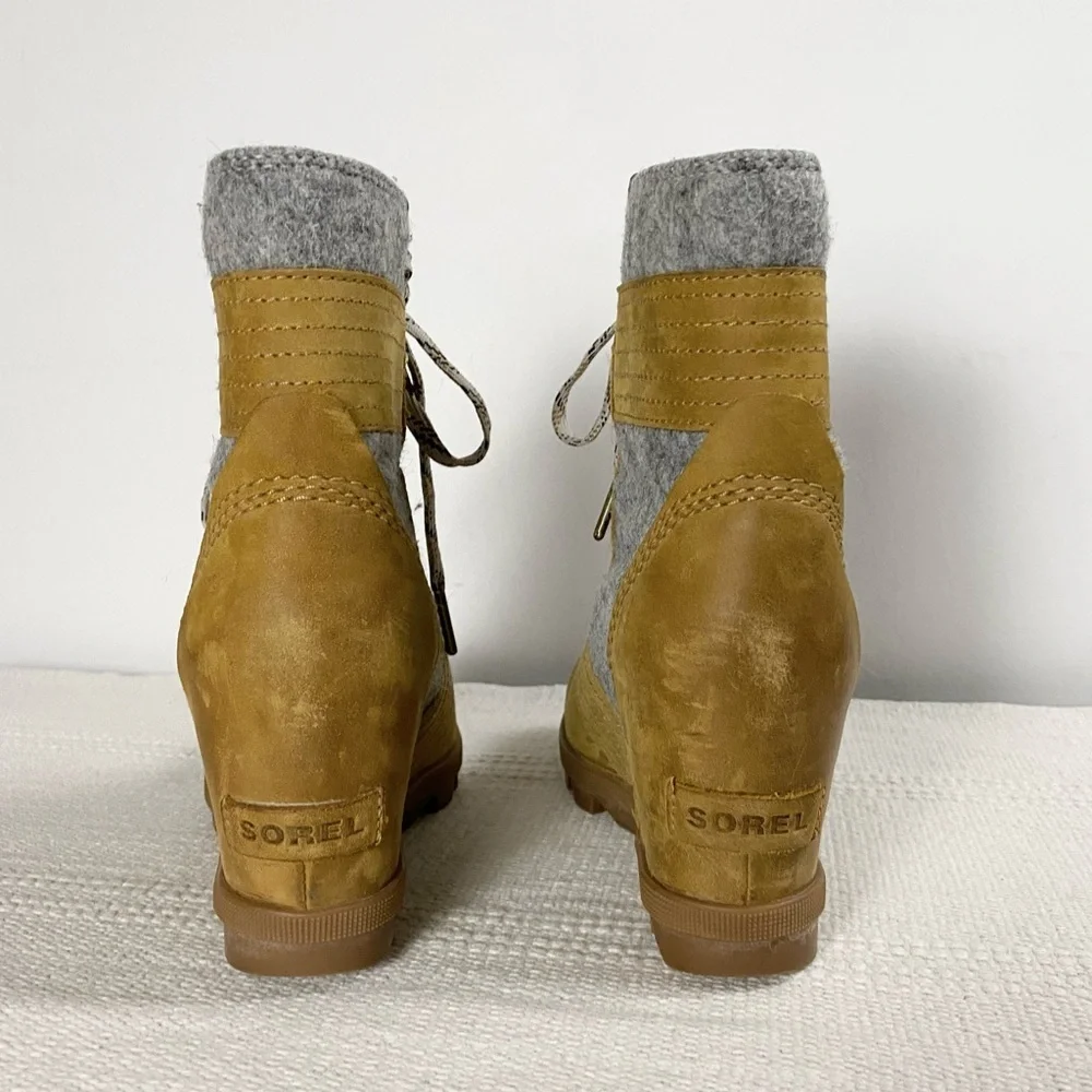 SOREL Lexie Wedge Weather Boots in Camel Brown Womens size 6